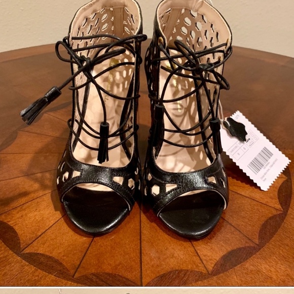 Christian Milano genuine leather.  It's a beauty. - Picture 2 of 6